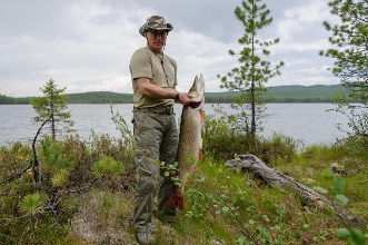 Первая огромная щука Путина.jpg